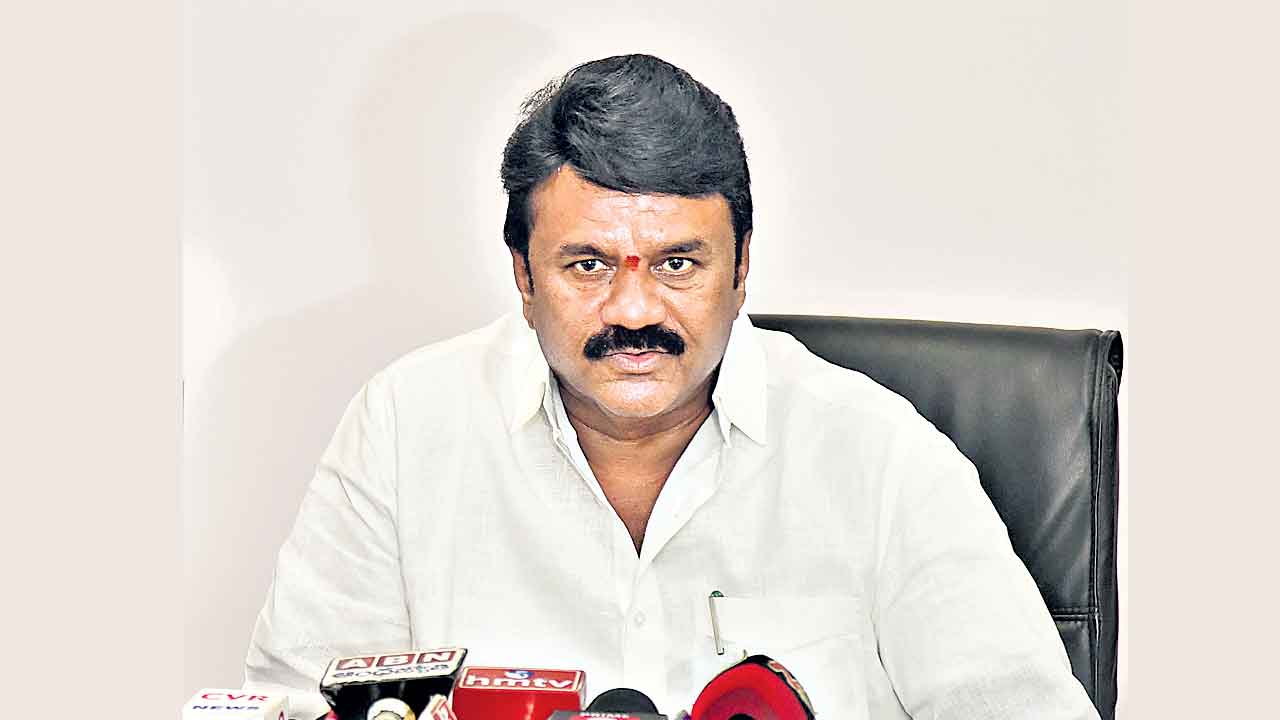 ప్రజా ప్రభుత్వాలు మోదీకి ఇష్టం లేదు