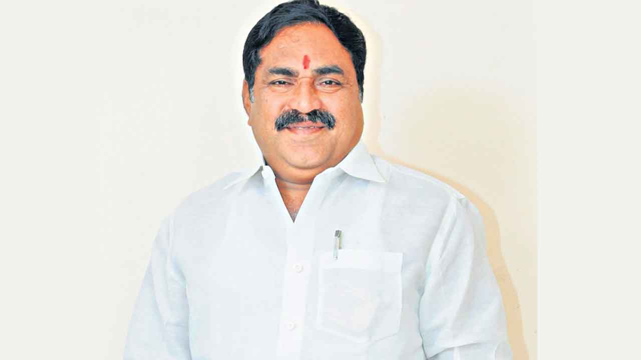 స్త్రీనిధి రుణాలతో సోలార్‌ యూనిట్లు