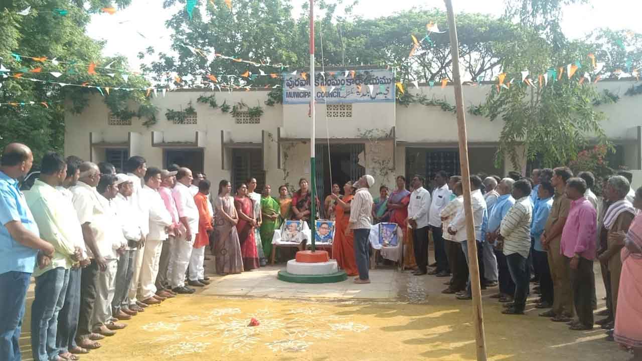 దేశానికే ఆదర్శంగా నిలిచిన తెలంగాణ