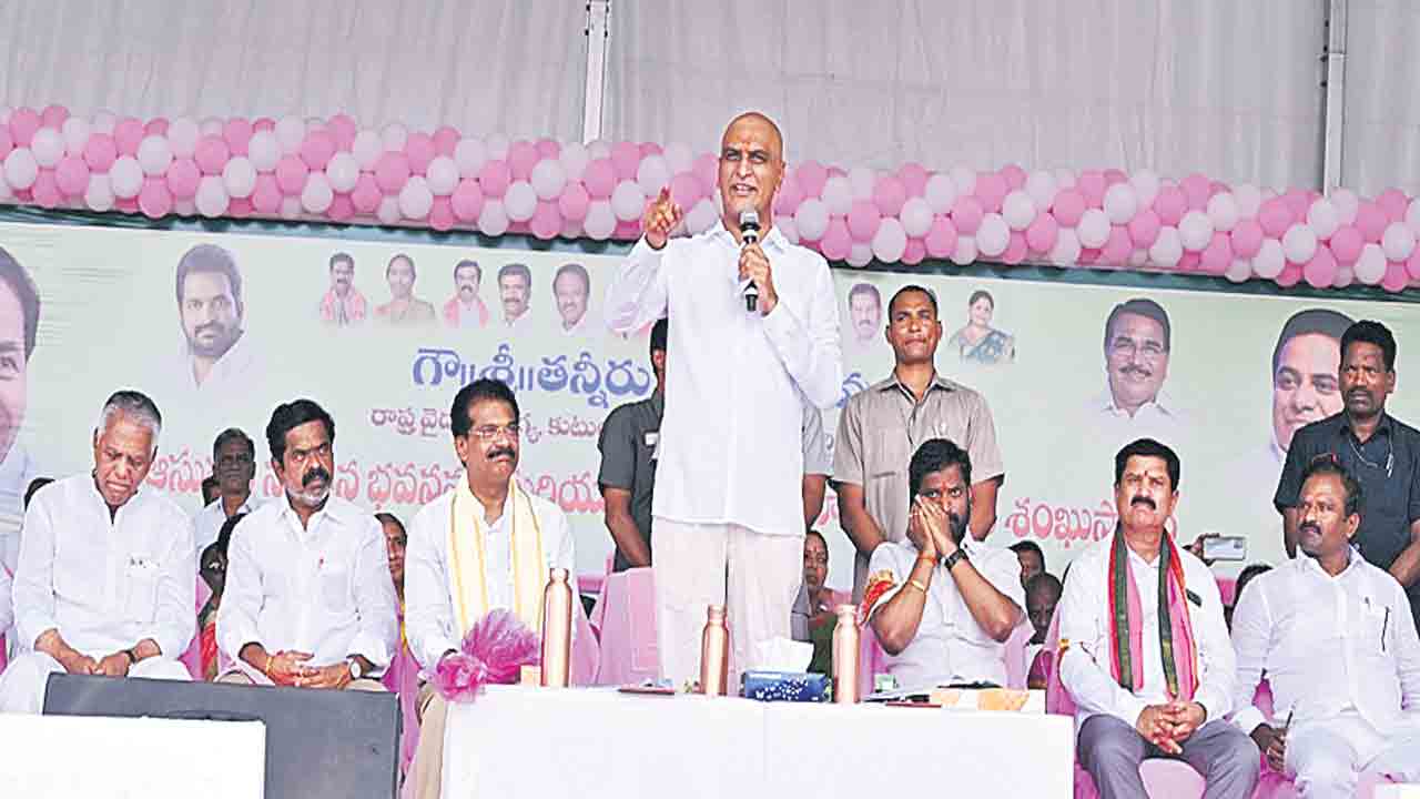 కాంగ్రెస్‌కు కుల పిచ్చి.. బీజేపీకి మత పిచ్చి