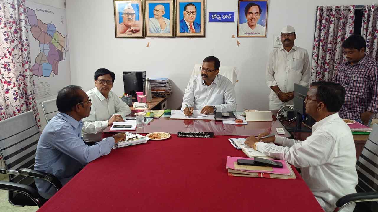 పల్లెప్రగతిపై అధికారులు దృష్టి సారించాలి