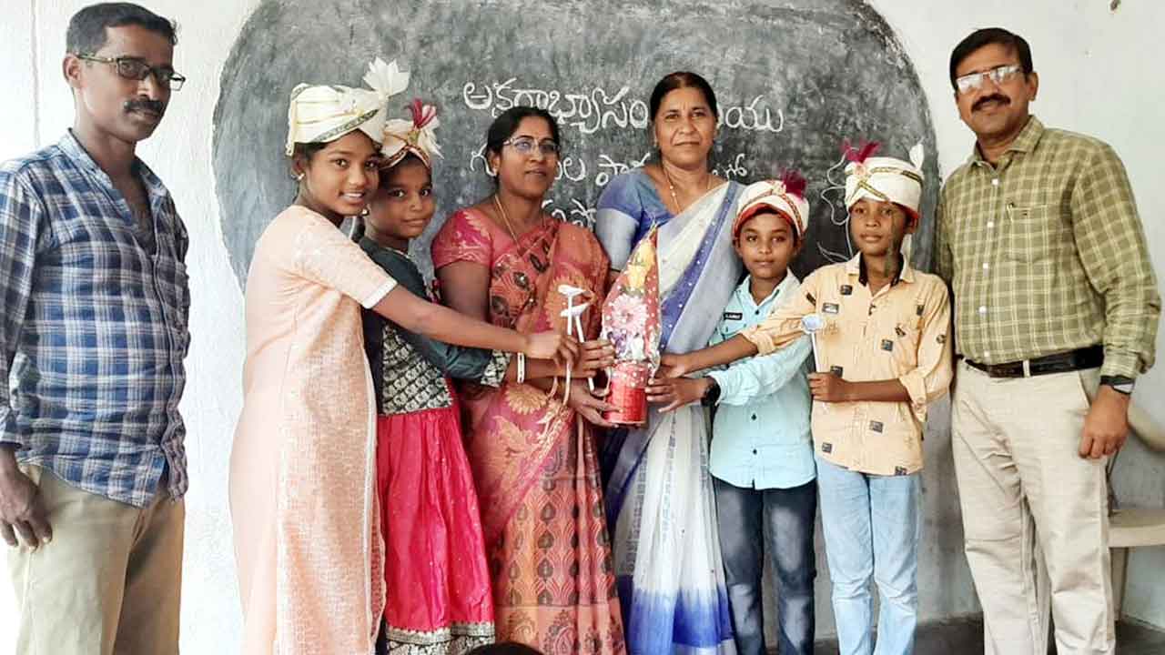 విద్యార్థులకు అభినందనలు