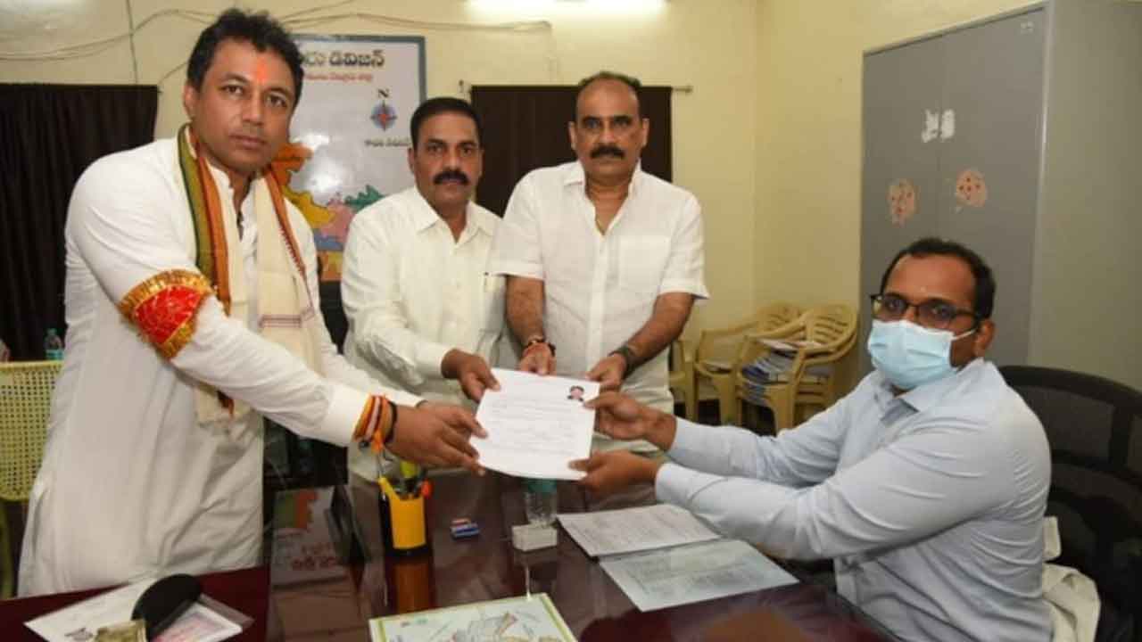 ఆత్మకూరు వైసీపీ అభ్యర్థిగా విక్రమ్‌రెడ్డి నామినేషన్‌