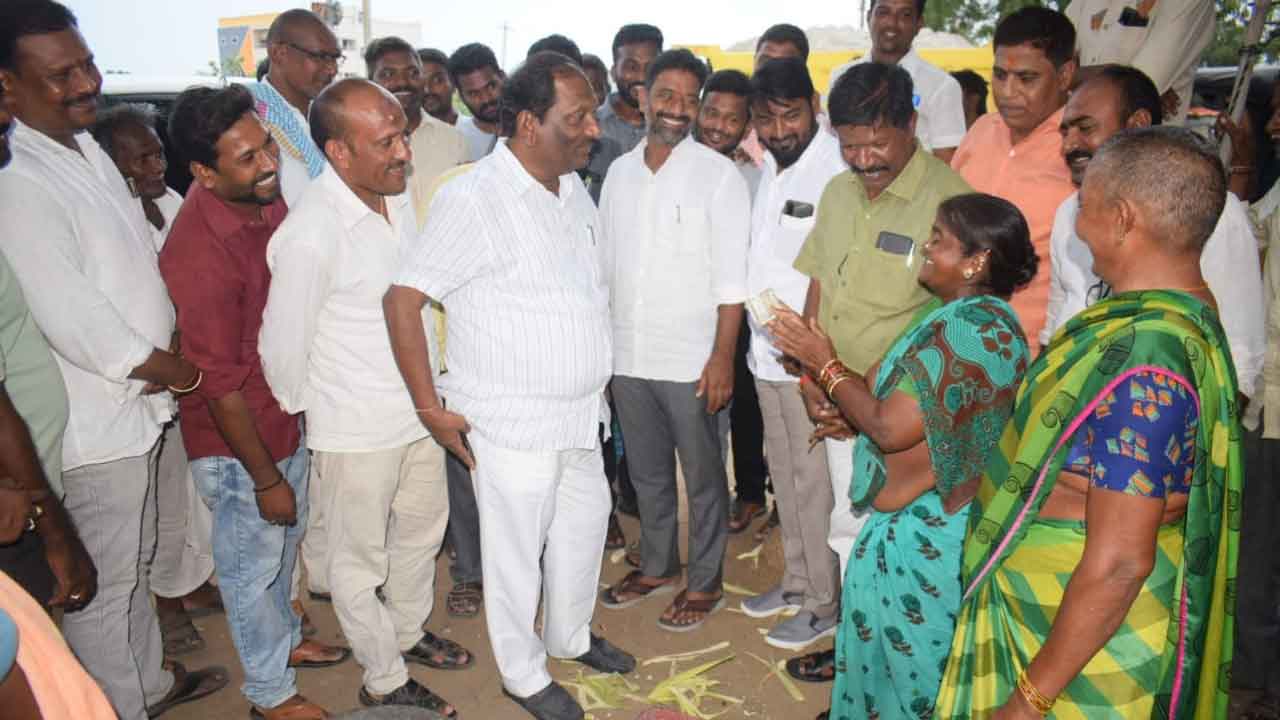 విద్యా వైద్యానికి అధిక ప్రాధాన్యం