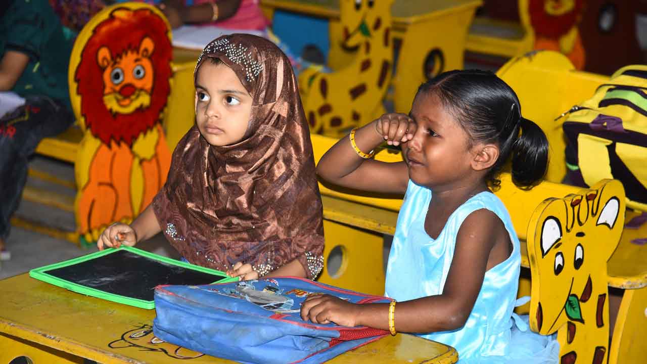 బంగారు కొండ.. బడికెళ్లు నాన్న..!