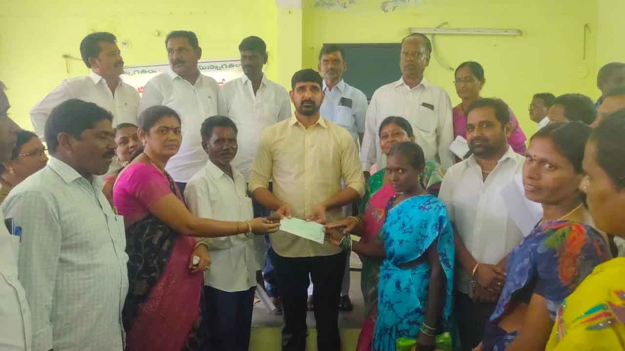 గ్రామాల అభివృద్ధే ధ్యేయంగా పని చేయాలి