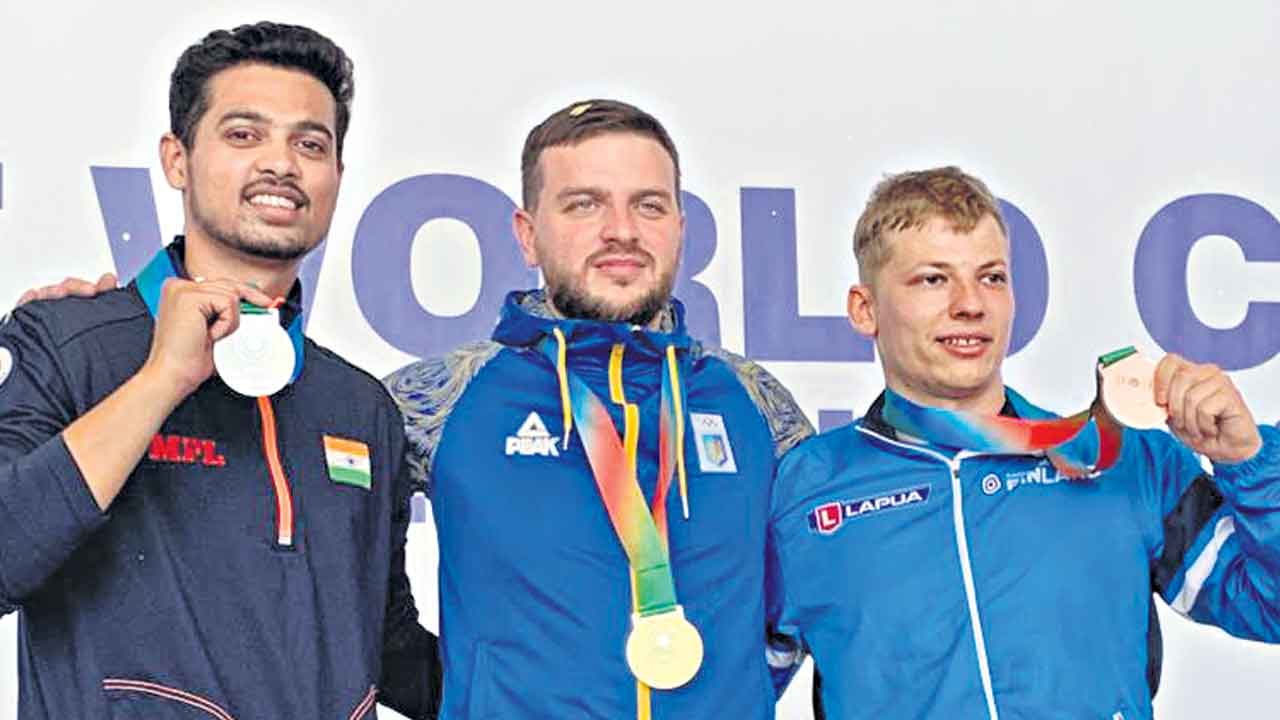 స్వప్నిల్‌కు రజతం