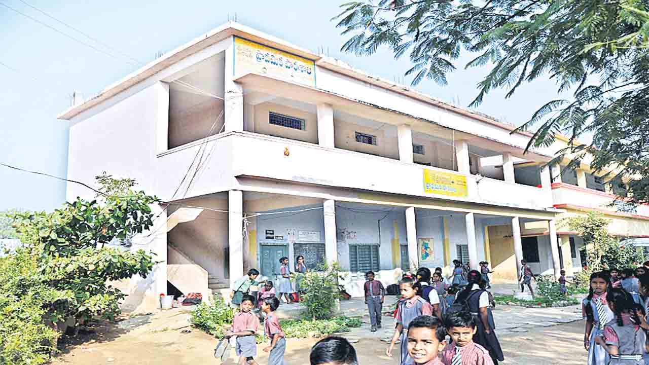 బడుల బలోపేతం దిశగా సర్కారు అడుగులు