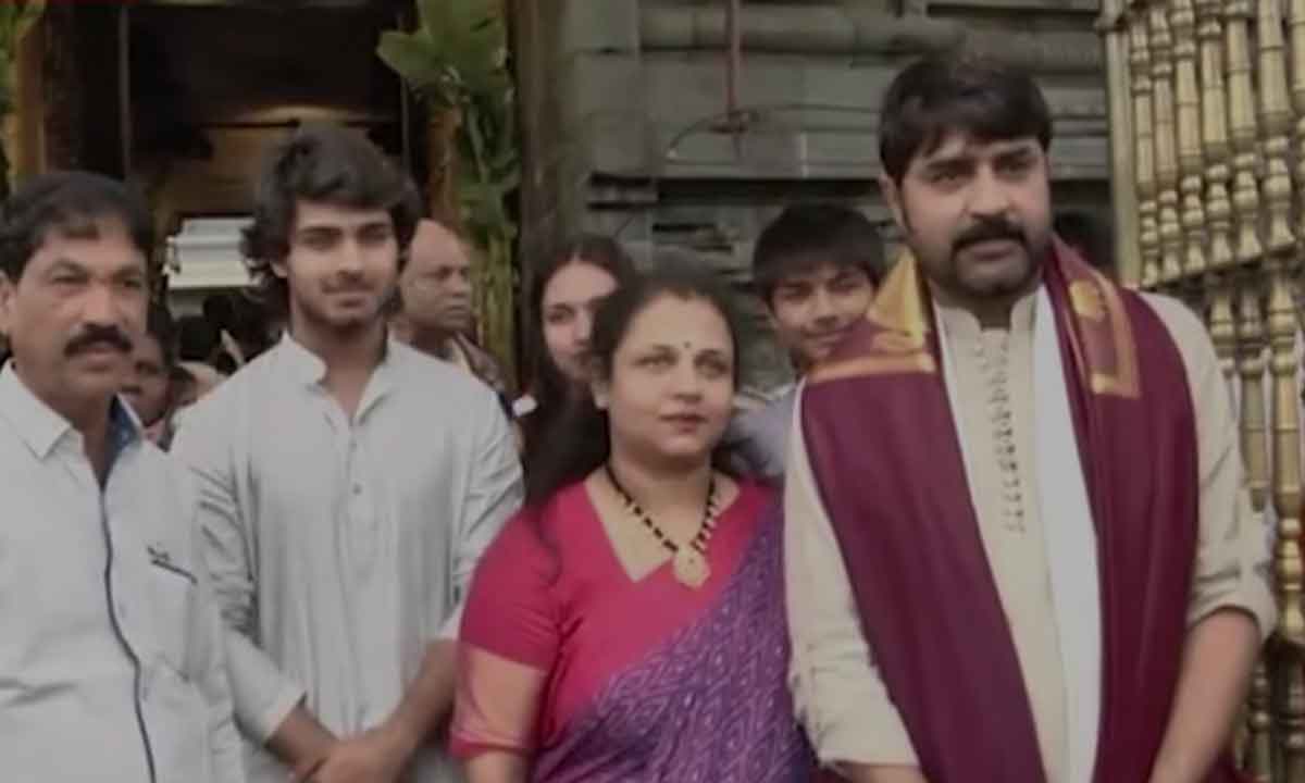 తిరుమలలో శ్రీవారిని దర్శించుకున్న ప్రముఖులు