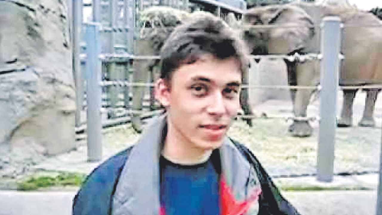 యూట్యూబ్‌లో తొలి వీడియో ఇతడిదే!