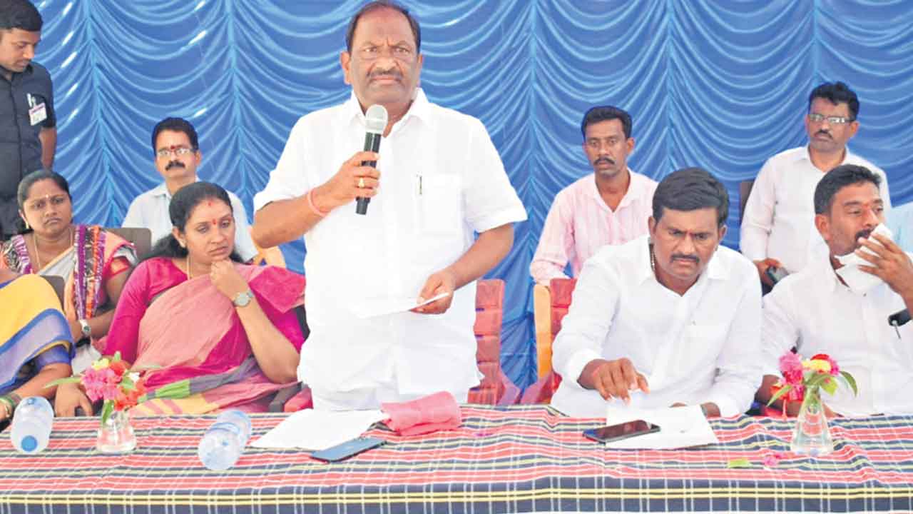 కార్పొరేట్‌కు దీటుగా సర్కారు బడులు