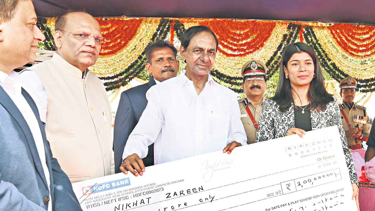 ప్లేయర్లకు ప్రభుత్వ అండ