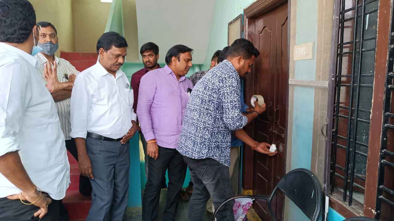 మాదాపురంలో సూర్య ఆస్పత్రి సీజ్‌