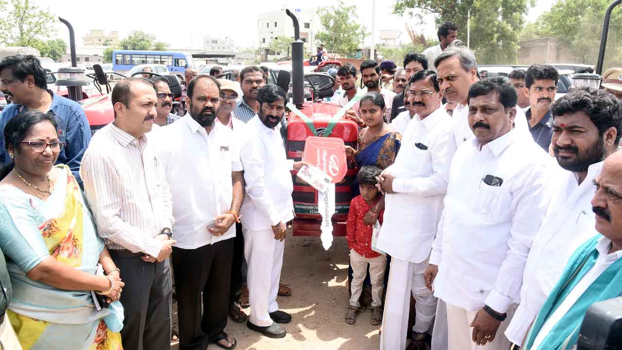 దళితుల ఆర్థిక బలోపేతానికే దళితబంధు