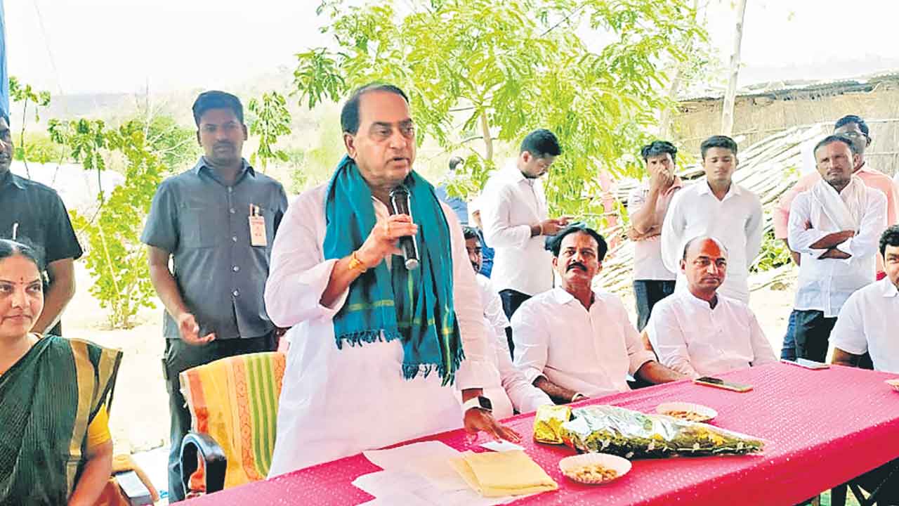 సర్పంచ్‌లకు పైసా బాకీ లేం..