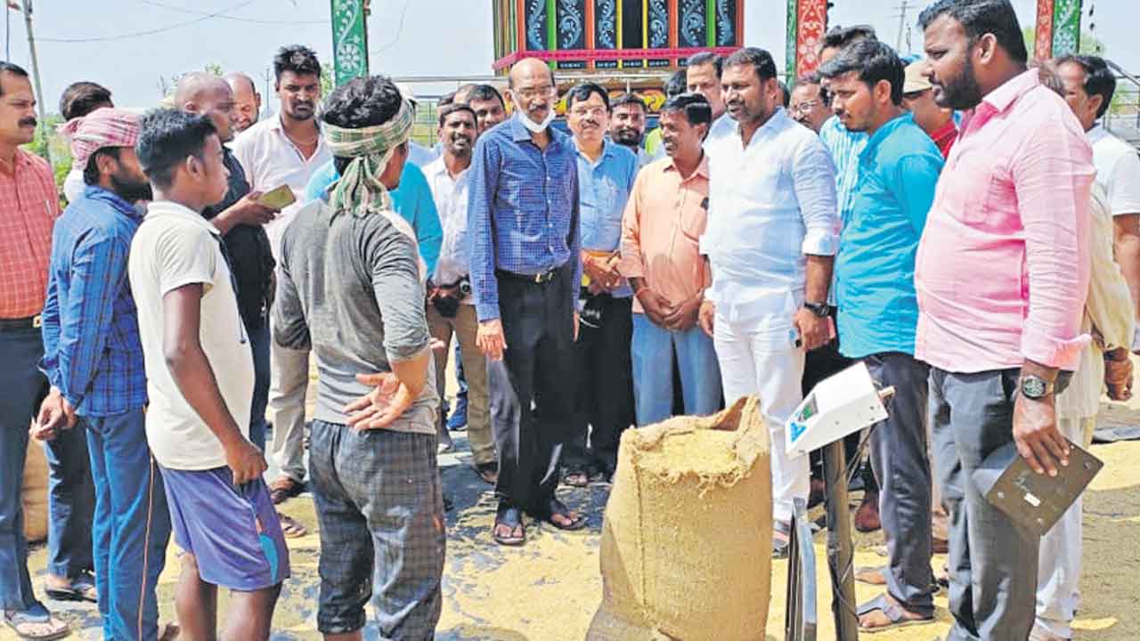 మిగిలిన ధాన్యాన్ని వారంలోగా కొనాలి