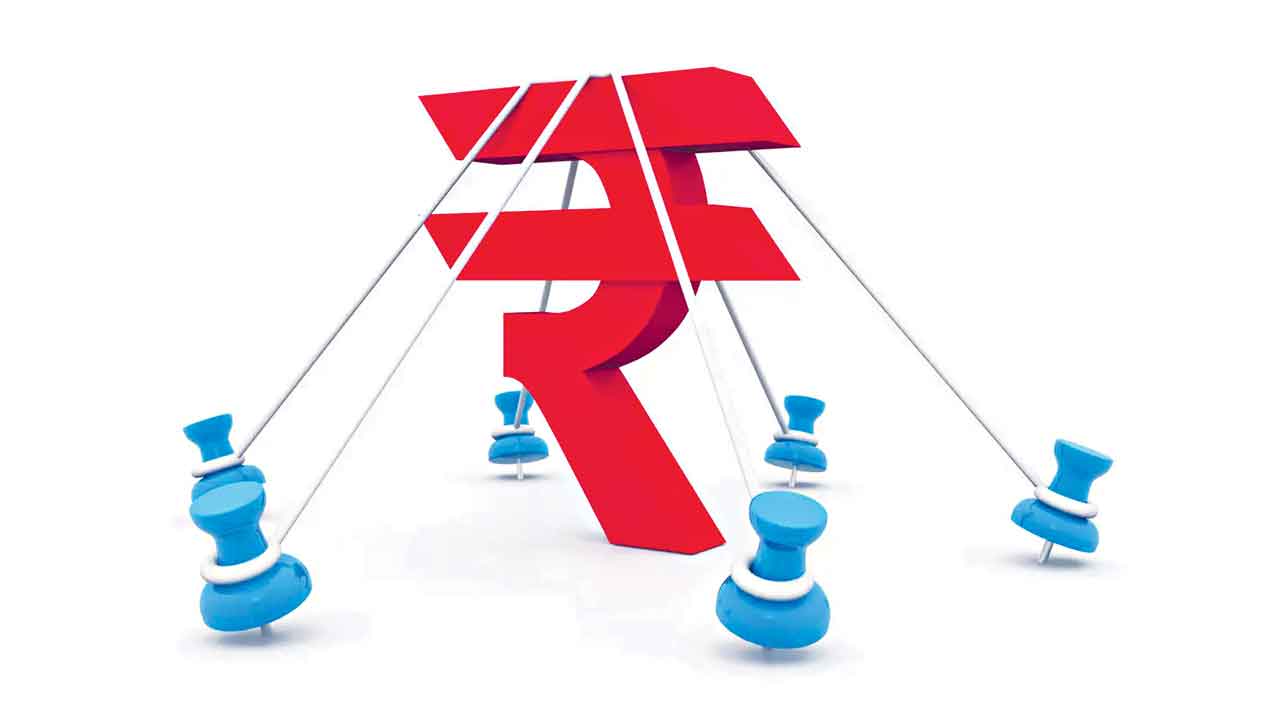 రూపాయికి మరిన్ని చిల్లులు