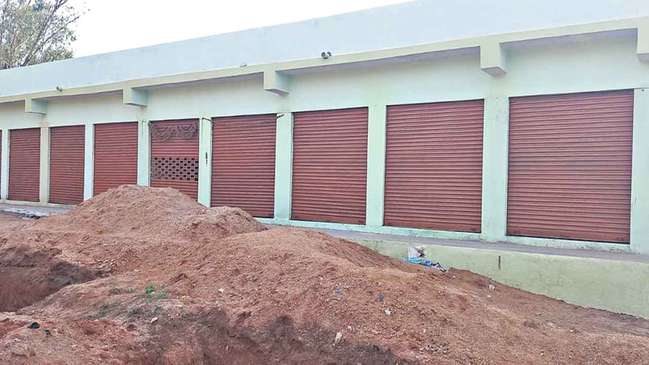 అత్యాధునిక హంగులతో ఇంటిగ్రేటెడ్‌ మార్కెట్లు