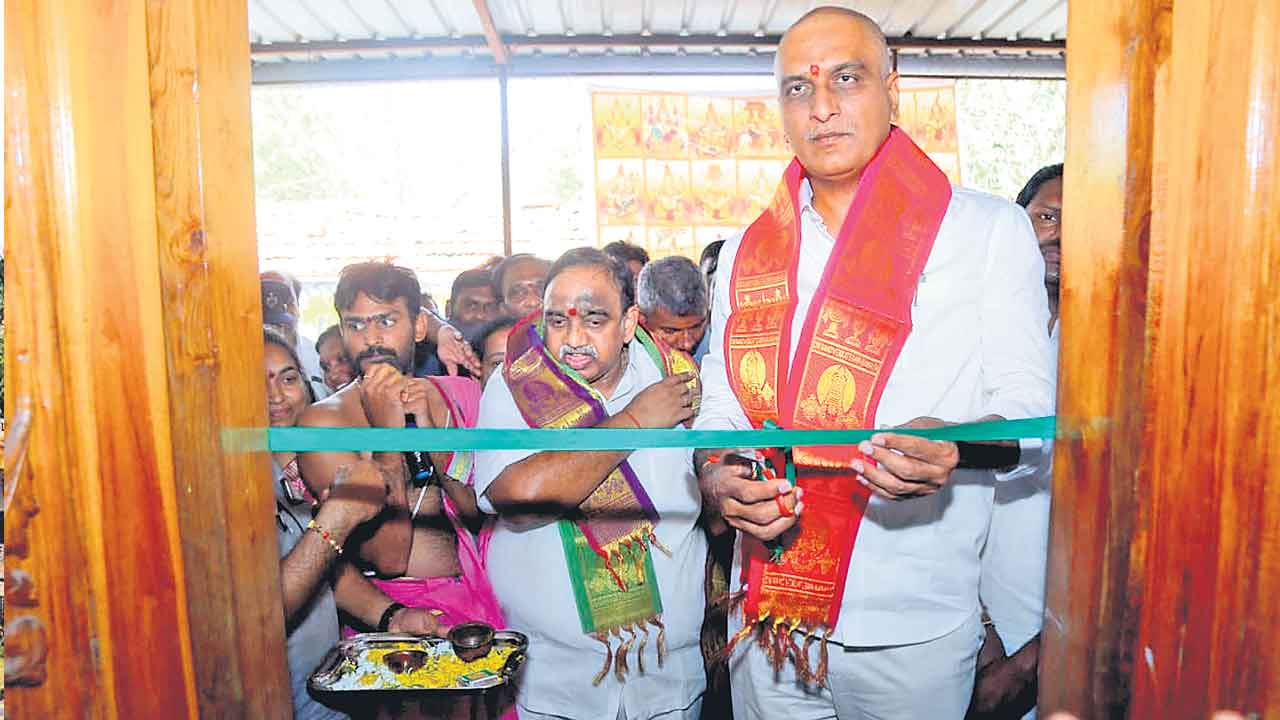 అబద్ధపు పునాదులపై బీజేపీ రాజకీయం