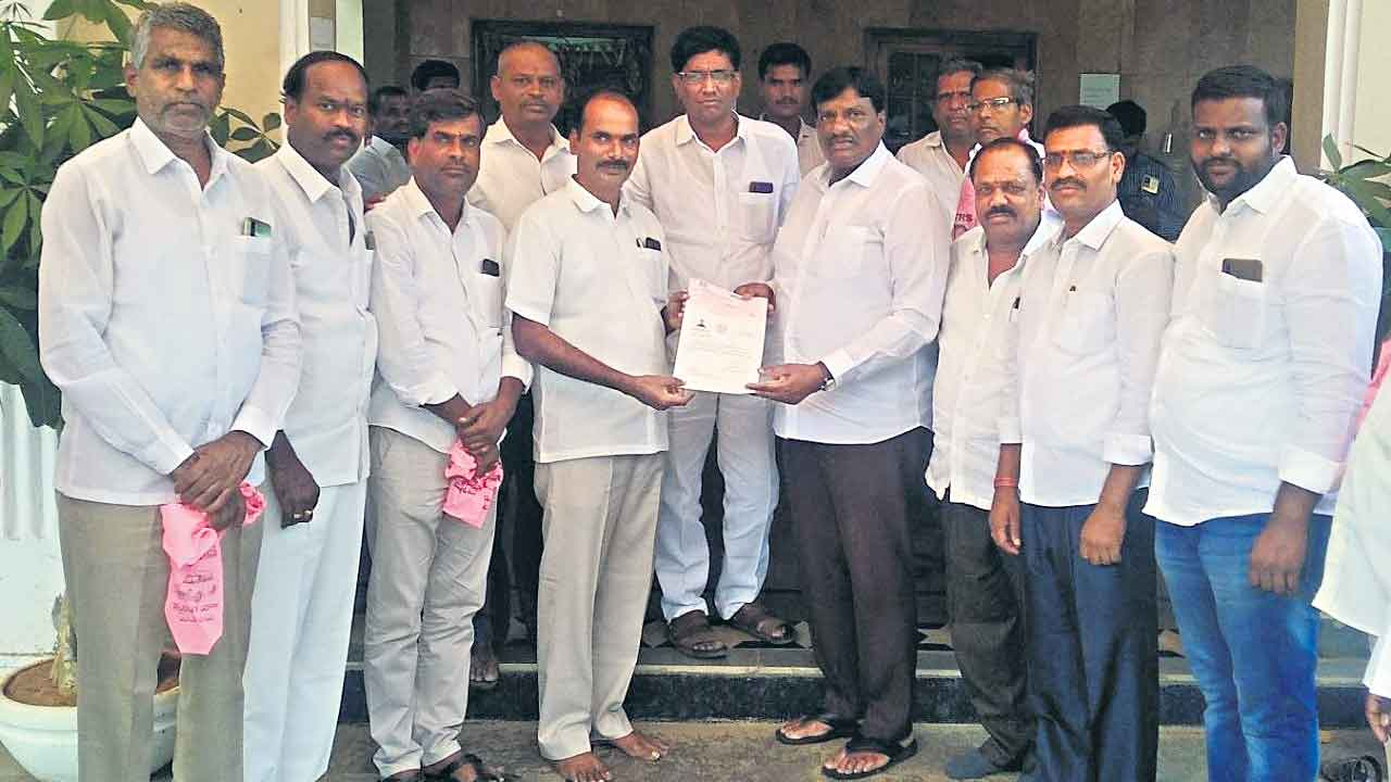 కాంగ్రెస్‌ ఎంపీటీసీకి సీఎంఆర్‌ఎఫ్‌ మంజూరు