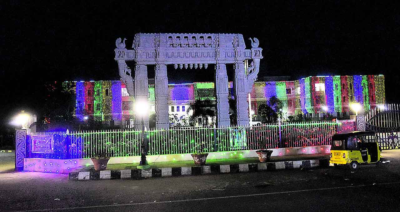 అవతరణ అదిరేలా..