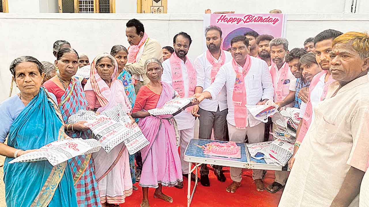 ఘనంగా మంత్రి హరీశ్‌రావు పుట్టినరోజు వేడుకలు