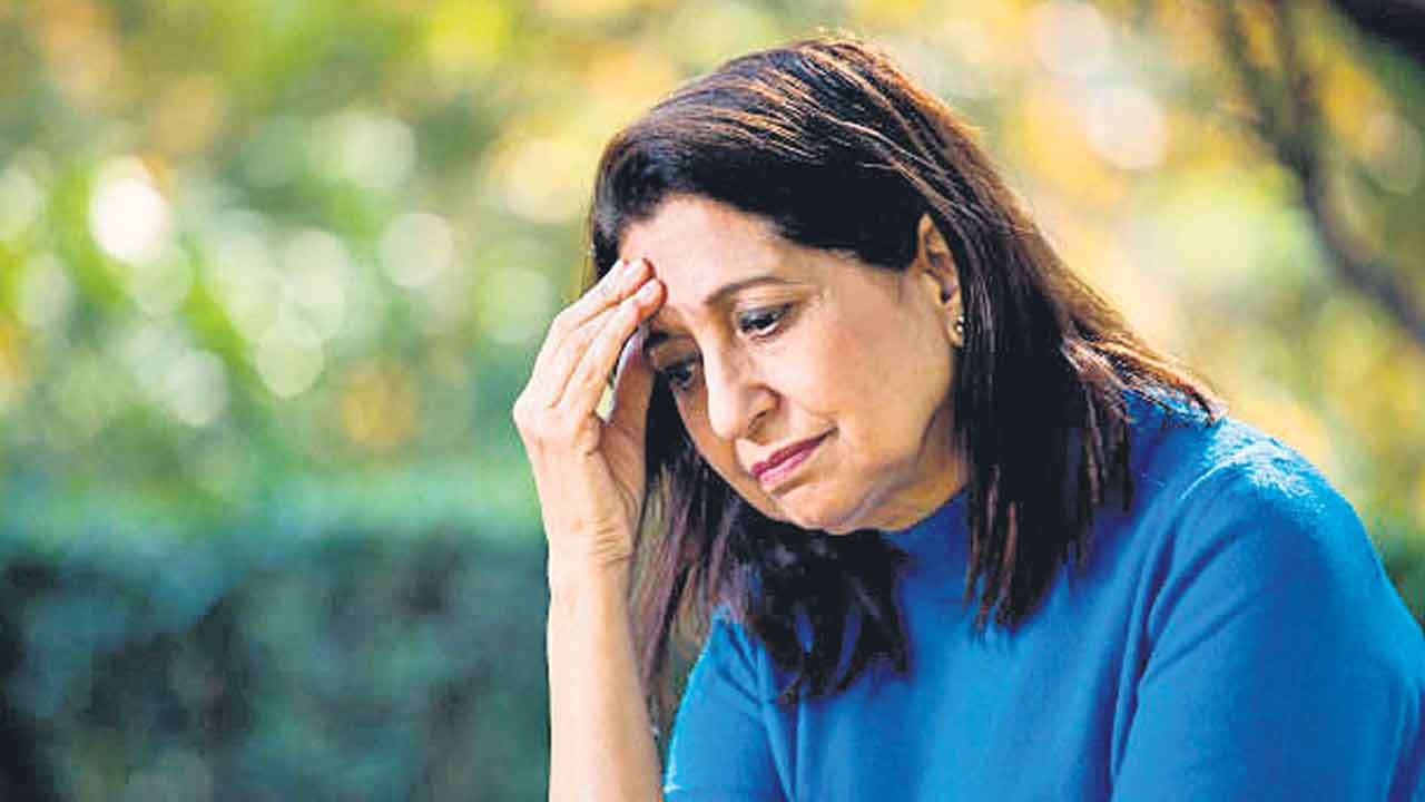 ప్రతీ ఇంట్లో ఆర్థిక సంక్షోభం