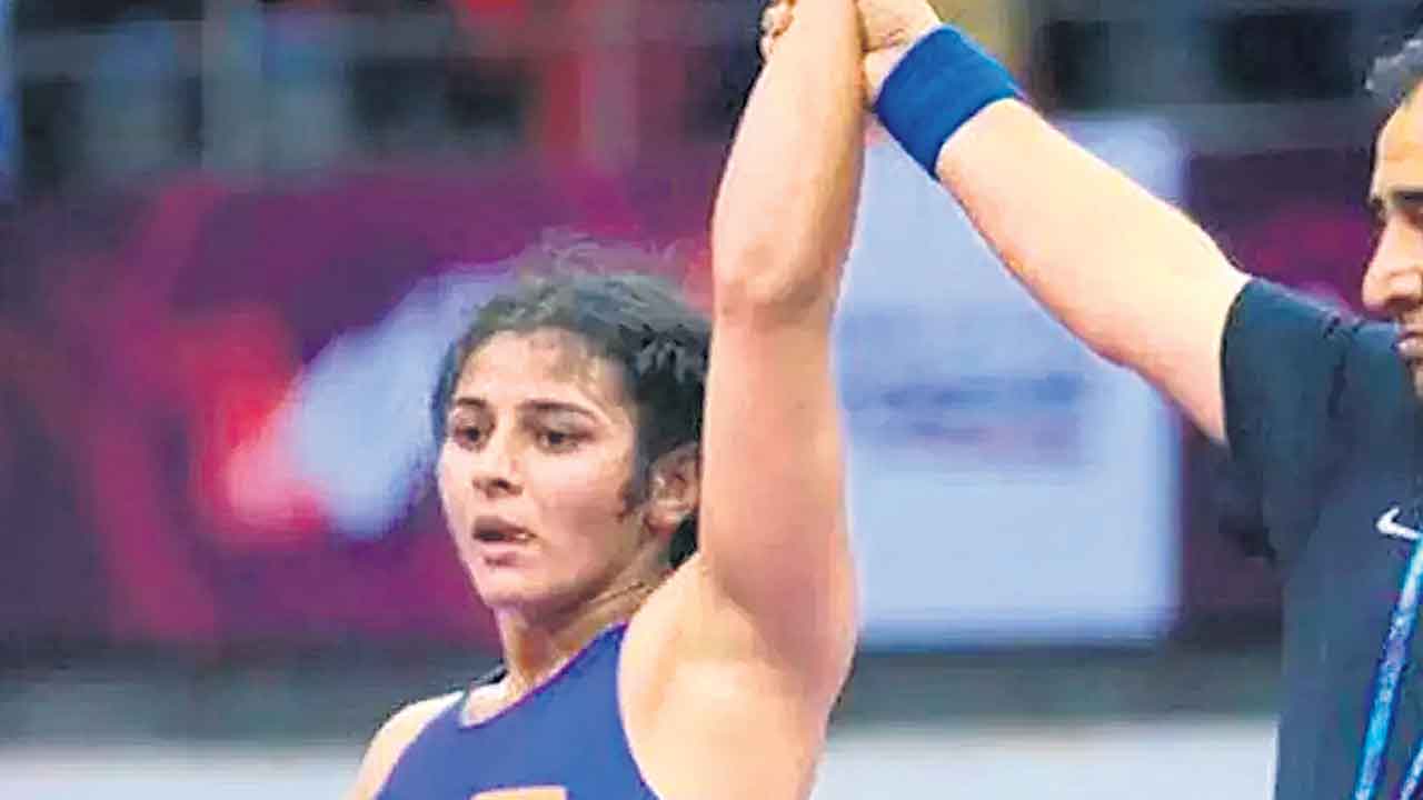 సరితకు స్వర్ణం