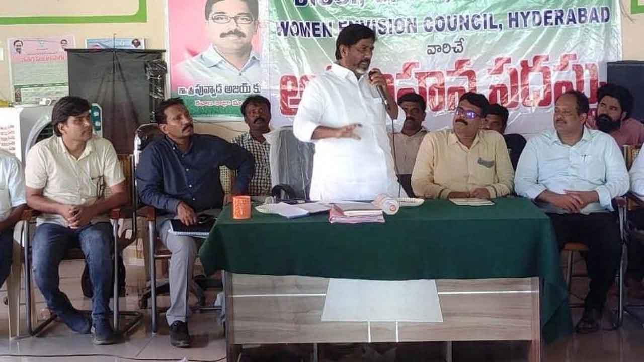 ‘దళితబంధు’తో అత్యున్నత స్థాయికి ఎదగాలి