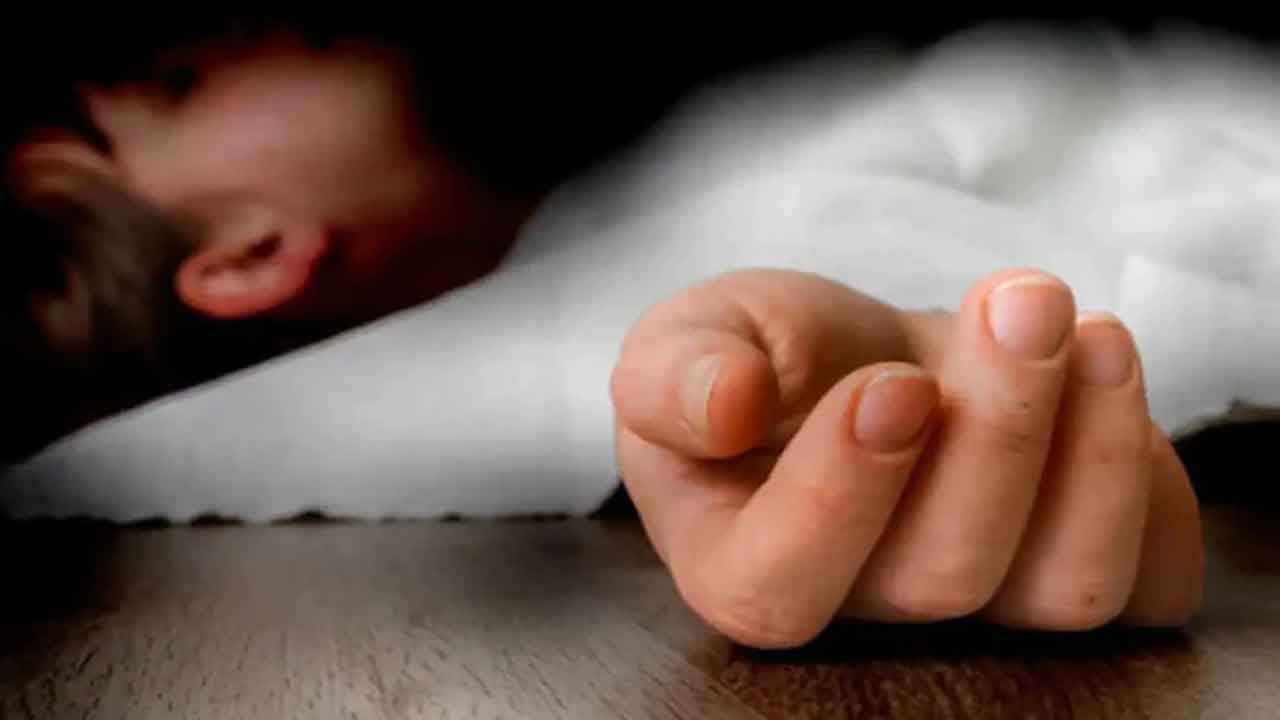 నేరేడు పండ్లు తిన్న ఘటనలో మరో బాలుడు మృతి