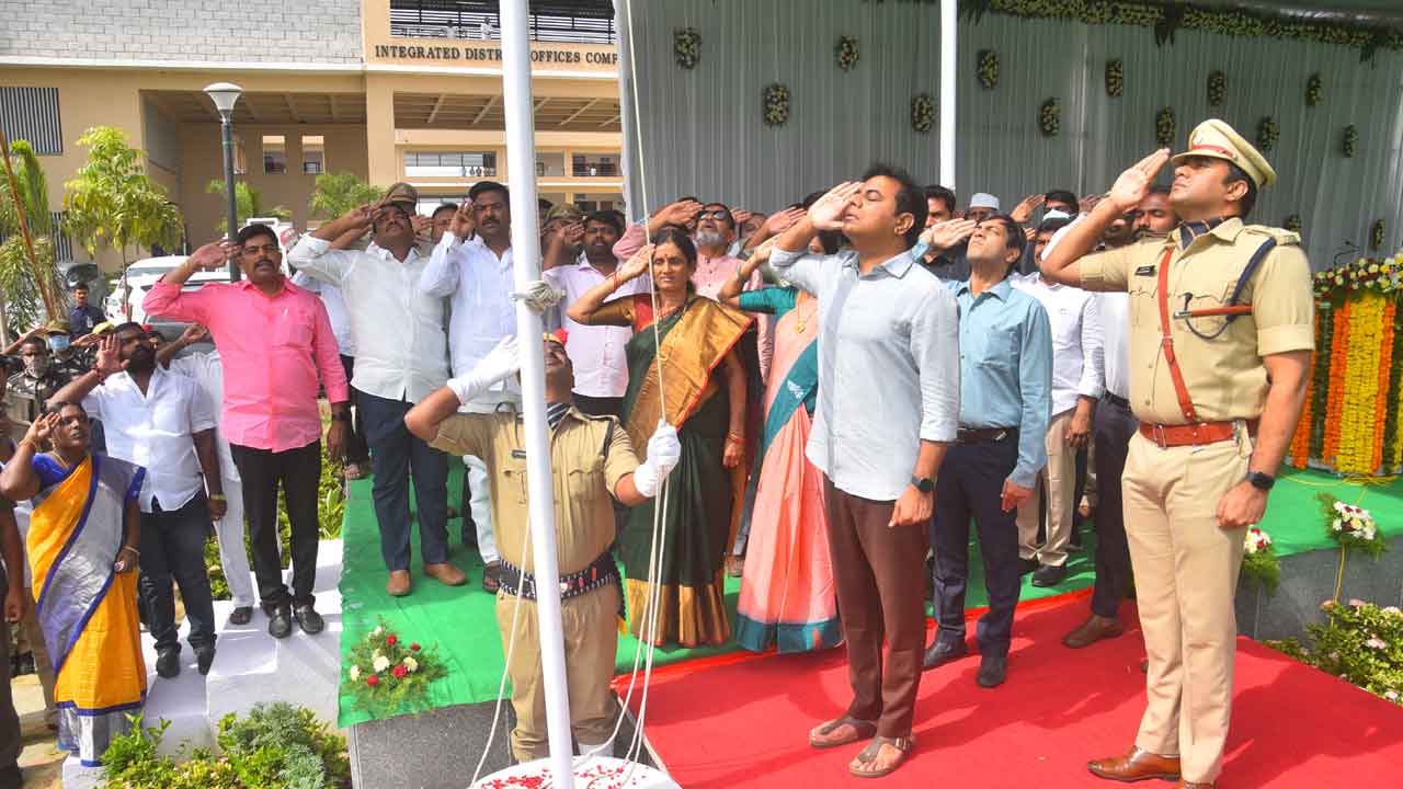 అంబరాన్నంటిన అవతరణోత్సవం