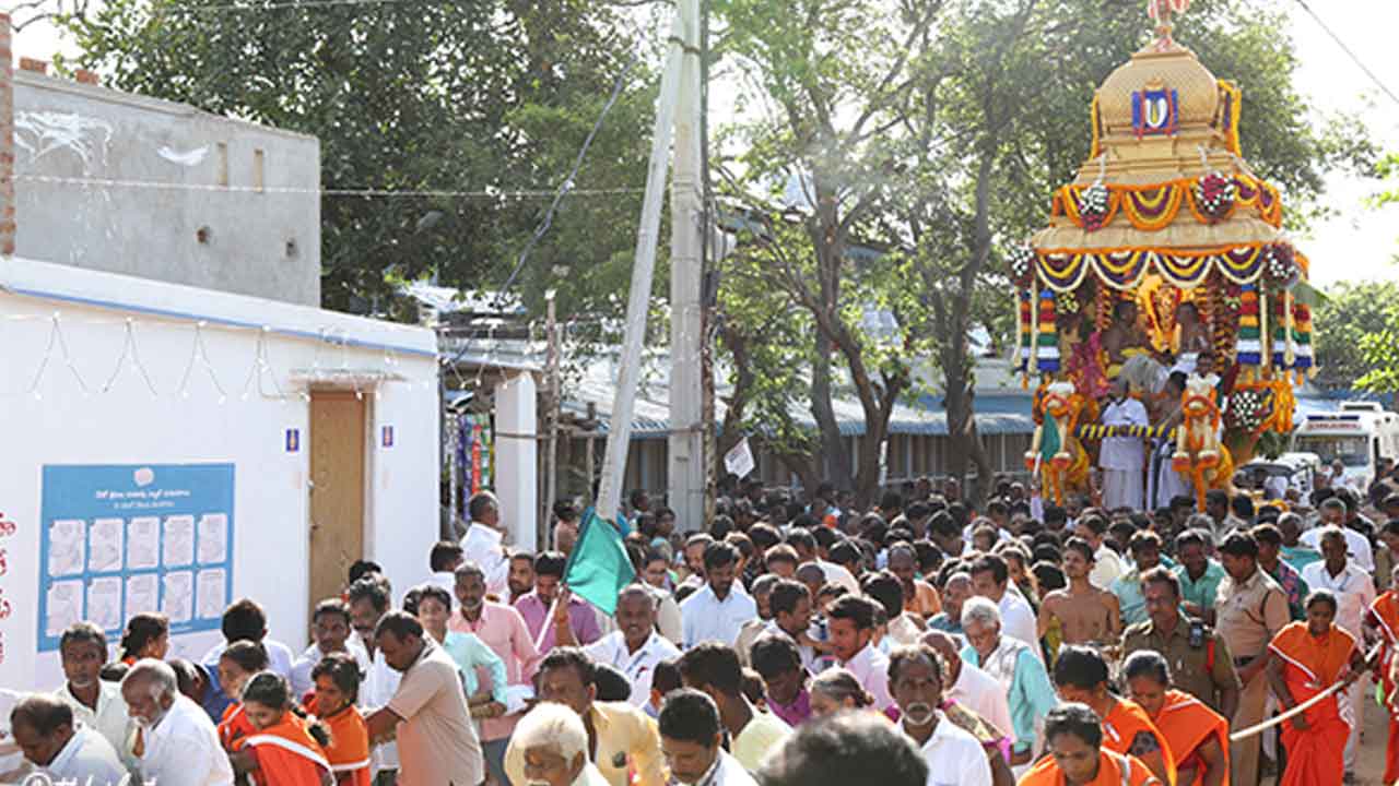 వైభవంగా శ్రీ ప్రసన్న వేంకటేశ్వరుడి రథోత్సవం