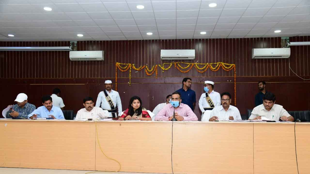 సమస్యలను వెంటనే పరిషరించాలి