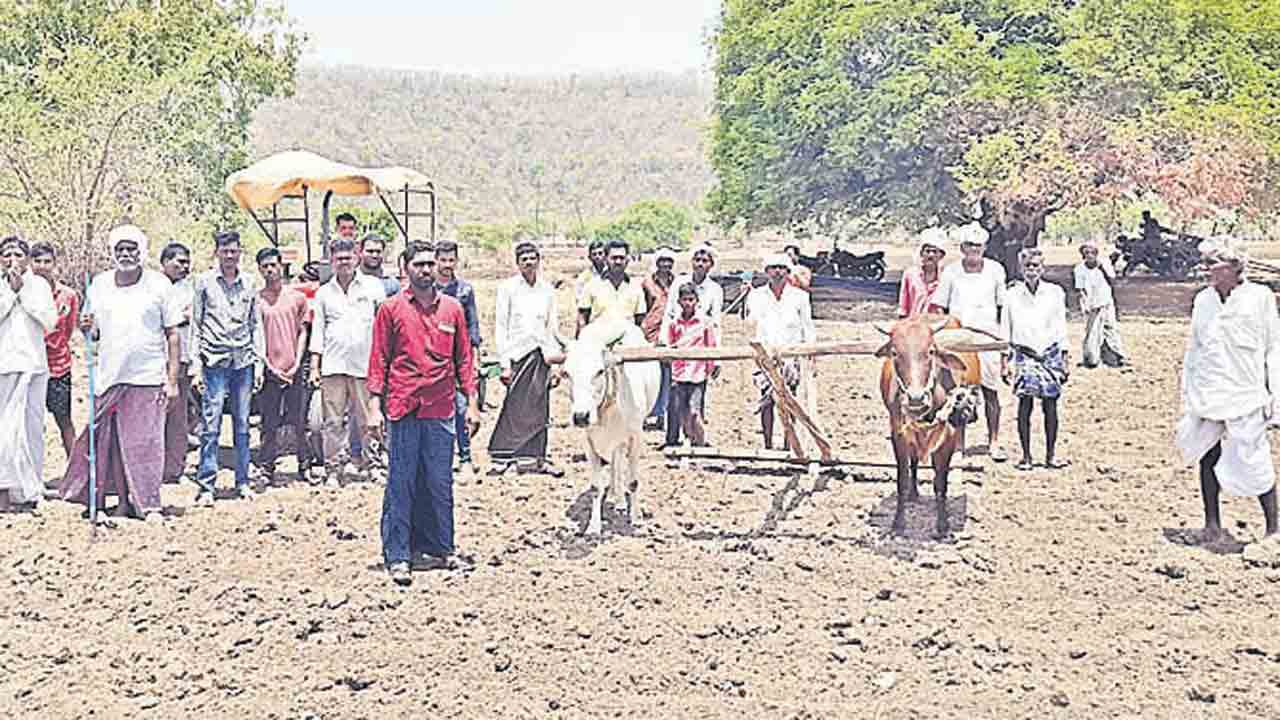 రైతన్న కోసం గ్రామస్తులు