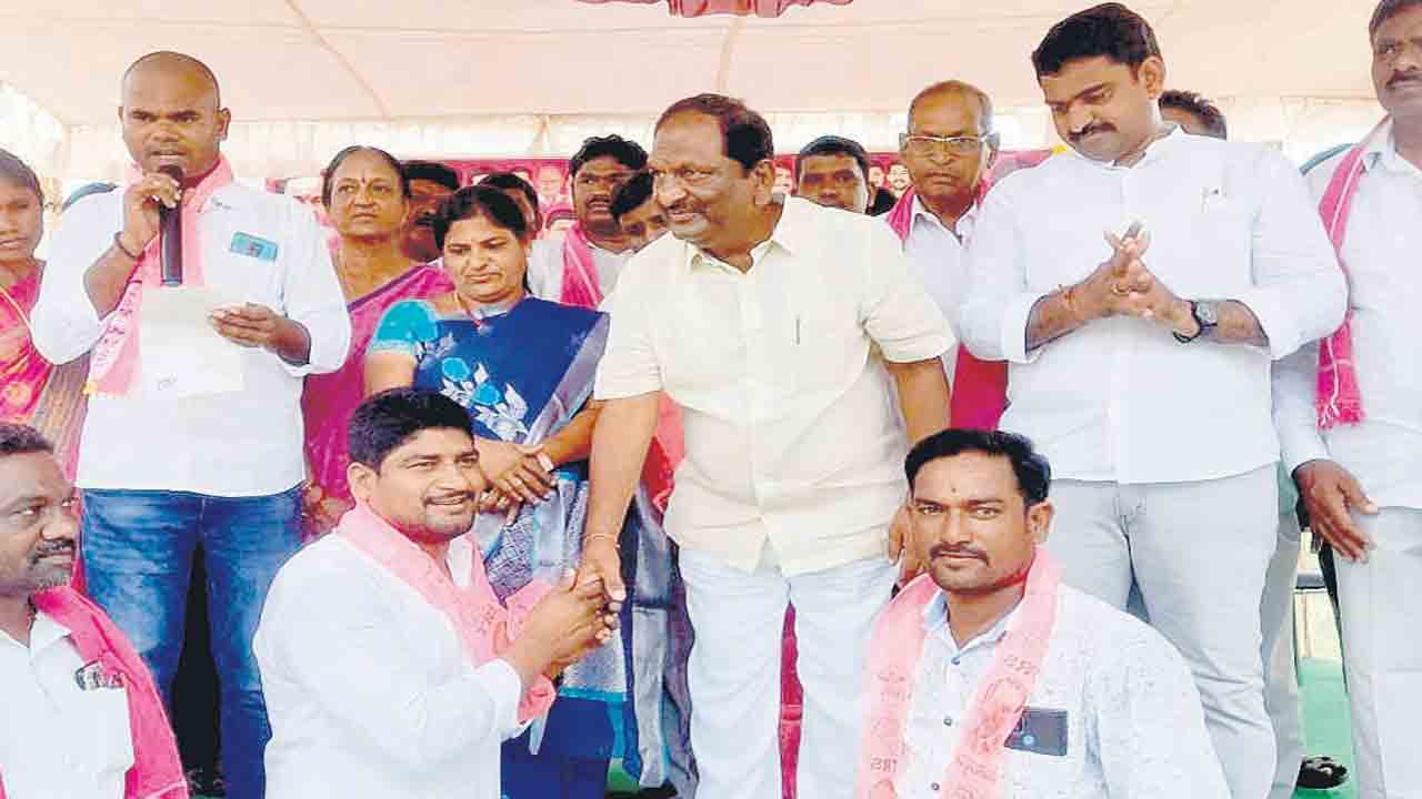 కాంగ్రెస్‌, బీజేపీ చేసిందేమీ లేదు