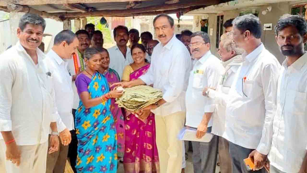 ప్లాస్టిక్‌ కవర్ల వాడకం మానేయాలి