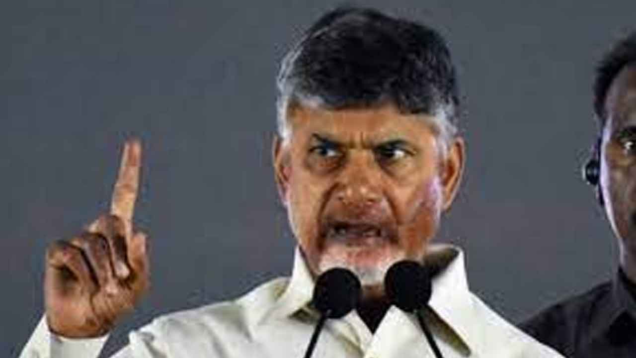 డ్రైవింగ్‌ సీటులో డ్రైవింగ్‌ రానివాళ్లు కూర్చుంటే ఎలా ? : చంద్రబాబు