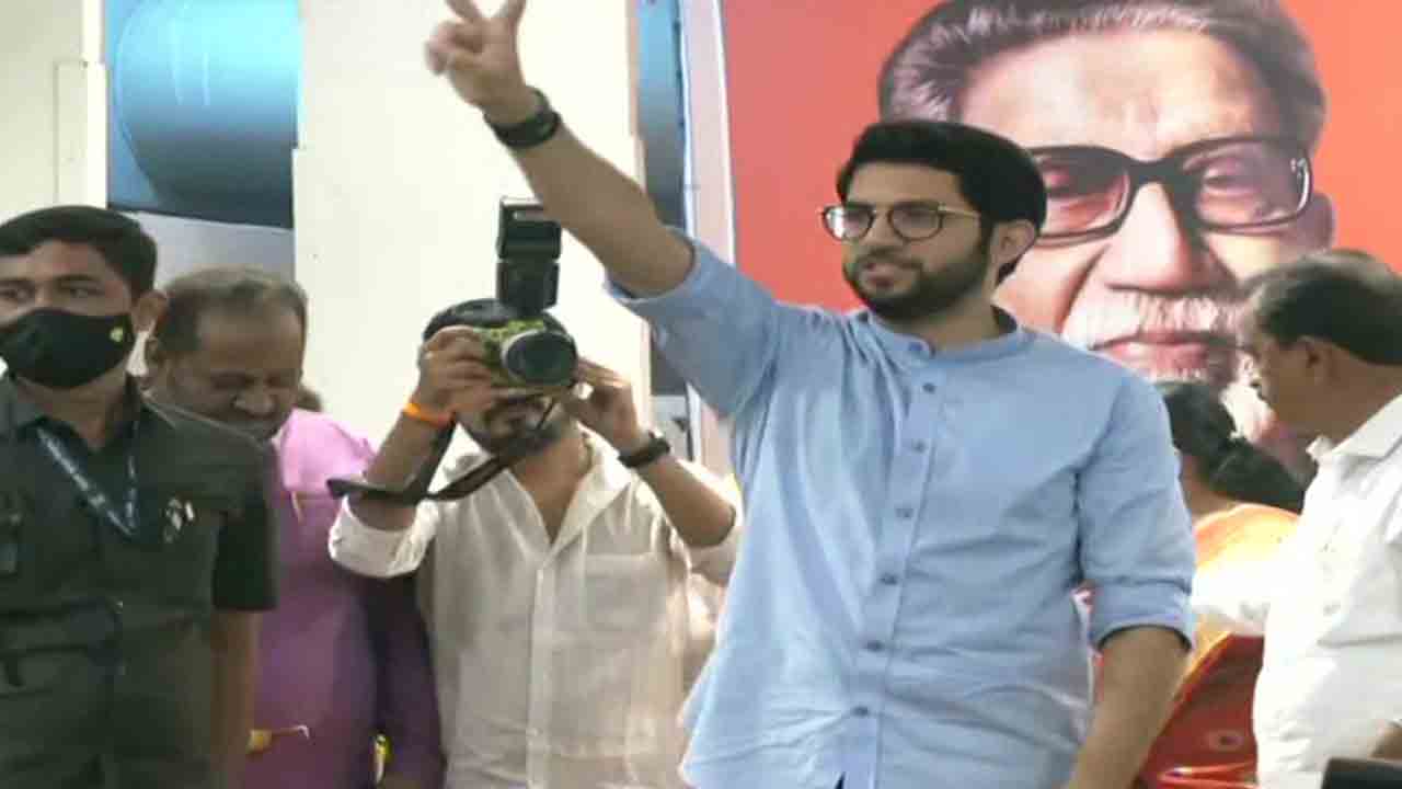 షిండేకు వ్యతిరేకంగా ఆదిత్య ఠాక్రే ఓటు… అనర్హత వేటుకు ఛాన్స్‌