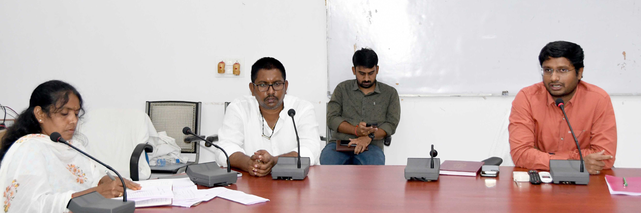 పారిశుధ్య కార్యక్రమాలు కొనసాగించాలి