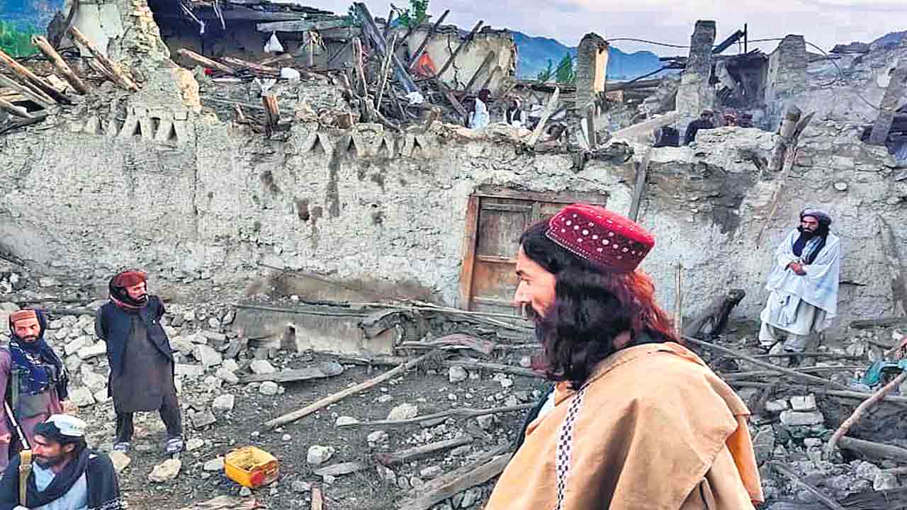 1000 మంది సజీవ సమాధి.. అఫ్గానిస్థాన్‌లో భారీ భూకంపం