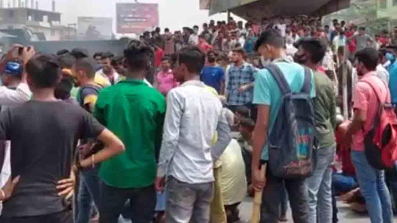 ‘అగ్నిప‌థ్‌’పై ఆందోళ‌న‌.. కేంద్రం ప్ర‌క‌ట‌న‌పై యువ‌త ఆగ్ర‌హం