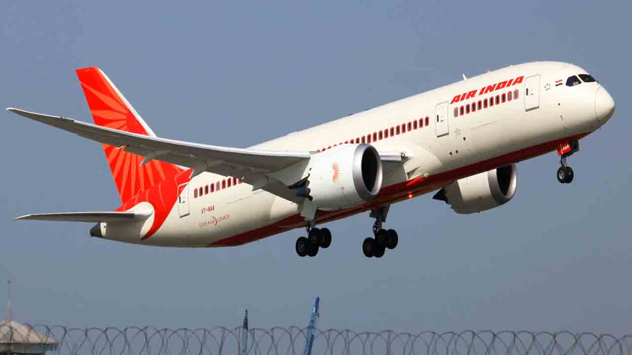 ఎయిర్‌ ఇండియాకు రూ.10లక్షల జరిమానా