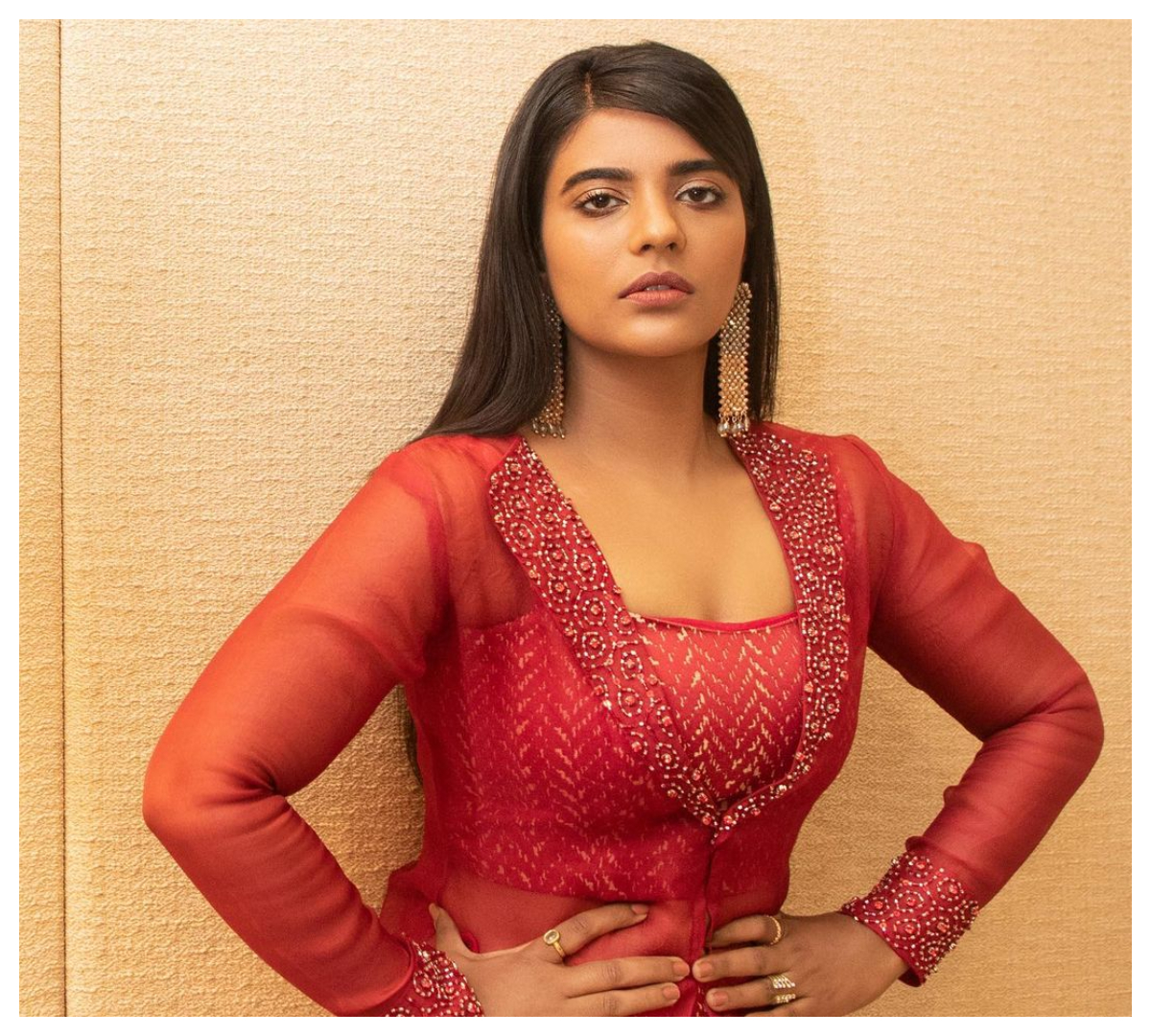 Aishwarya Rajesh | ఆరెంజ్ క‌ల‌ర్ డ్రెస్‌లో ఐశ్వర్య రాజేష్ హొయ‌లు..