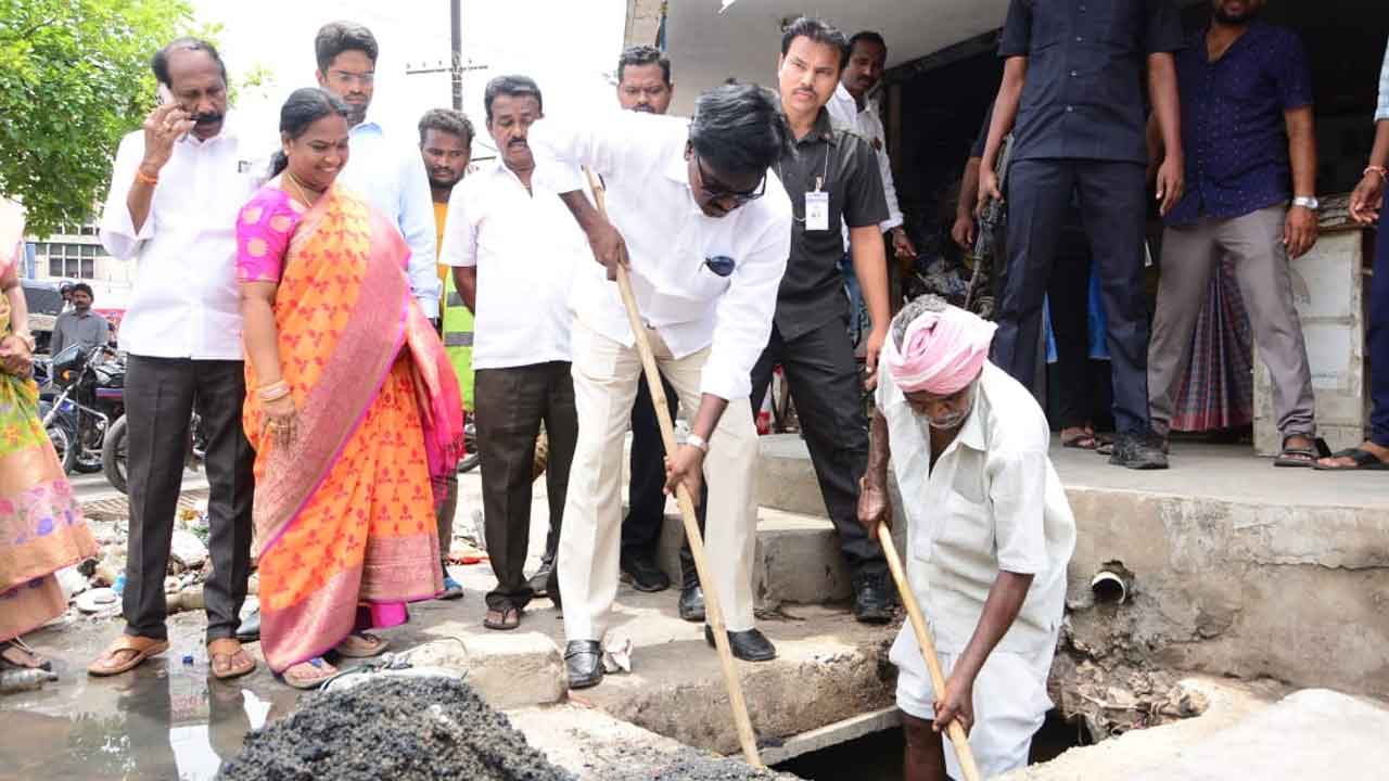 ప్రతి డివిజన్‌లో క్రీడా ప్రాంగణాలు