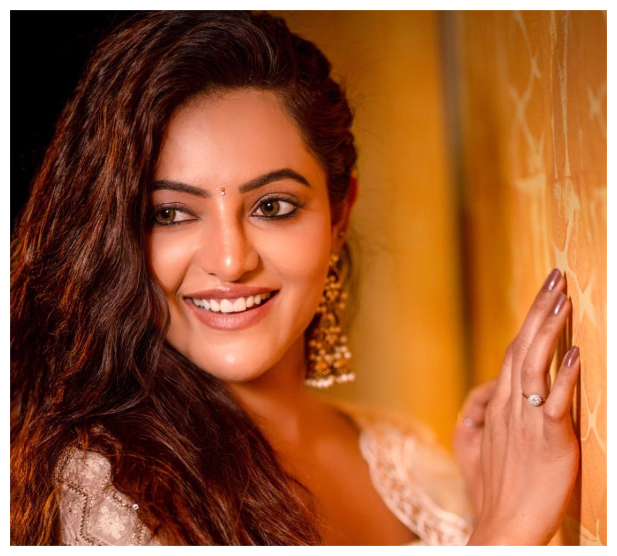 Athulyaa Ravi | చిరున‌వ్వుతో గాలం వేస్తున్న‌ అతుల్య రవి..