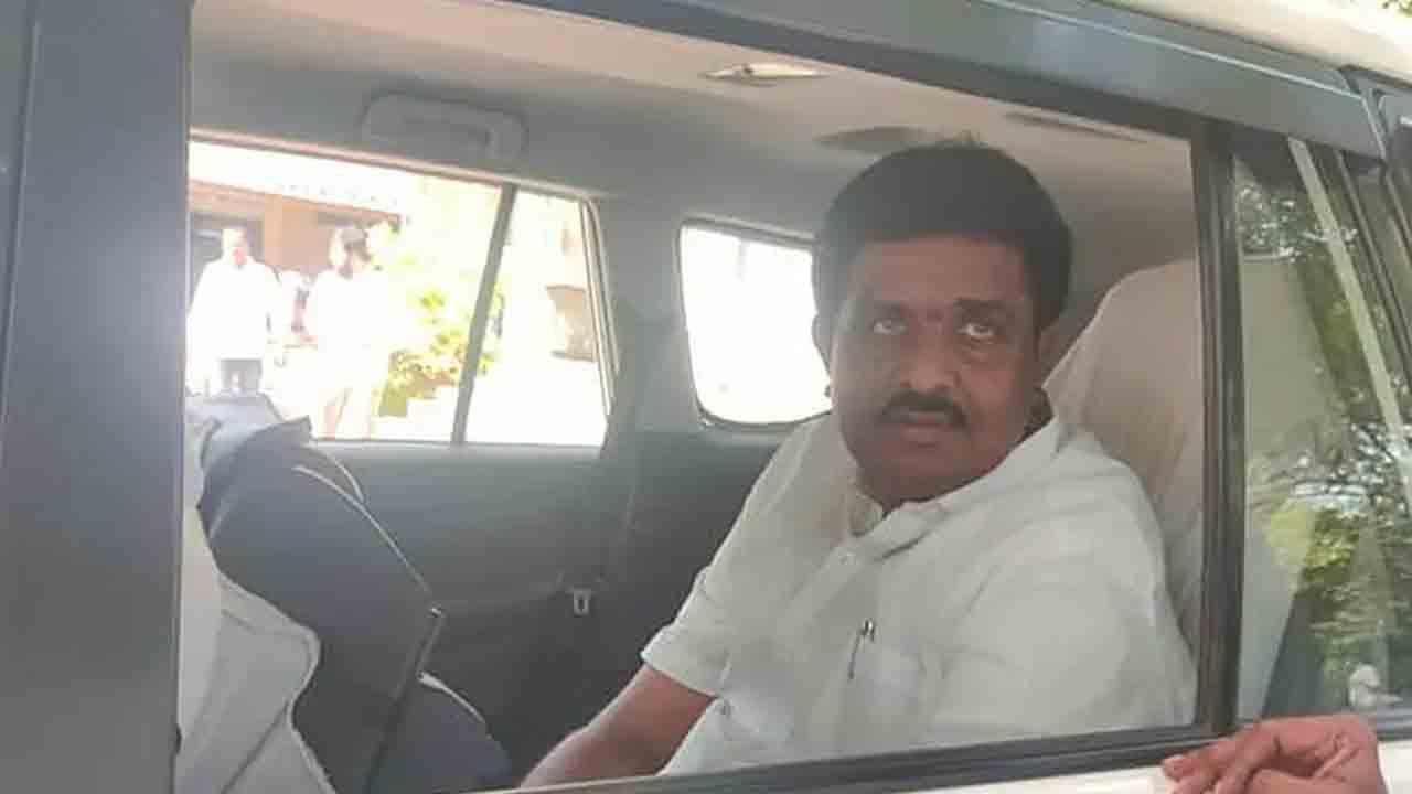 సీఎంను కించ‌ప‌రిచేలా స్కిట్.. బీజేపీ నేత జిట్టా బాల‌కృష్ణారెడ్డి అరెస్ట్