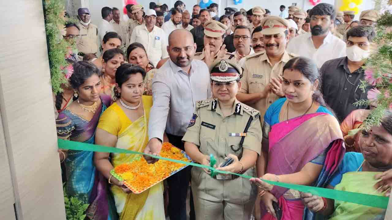 మ‌హిళ‌ల జోలికోస్తే ఎంత‌టి వారినైనా ఉపేక్షించేది లేదు : స్వాతి ల‌క్రా