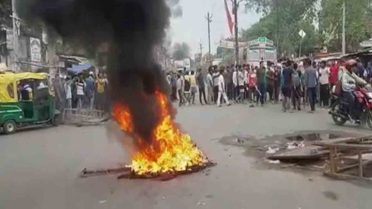 అగ్నిపథ్‌కు వ్యతిరేకంగా మిన్నంటిన ఆందోళనలు.. బీహార్‌లో హింసాత్మకం