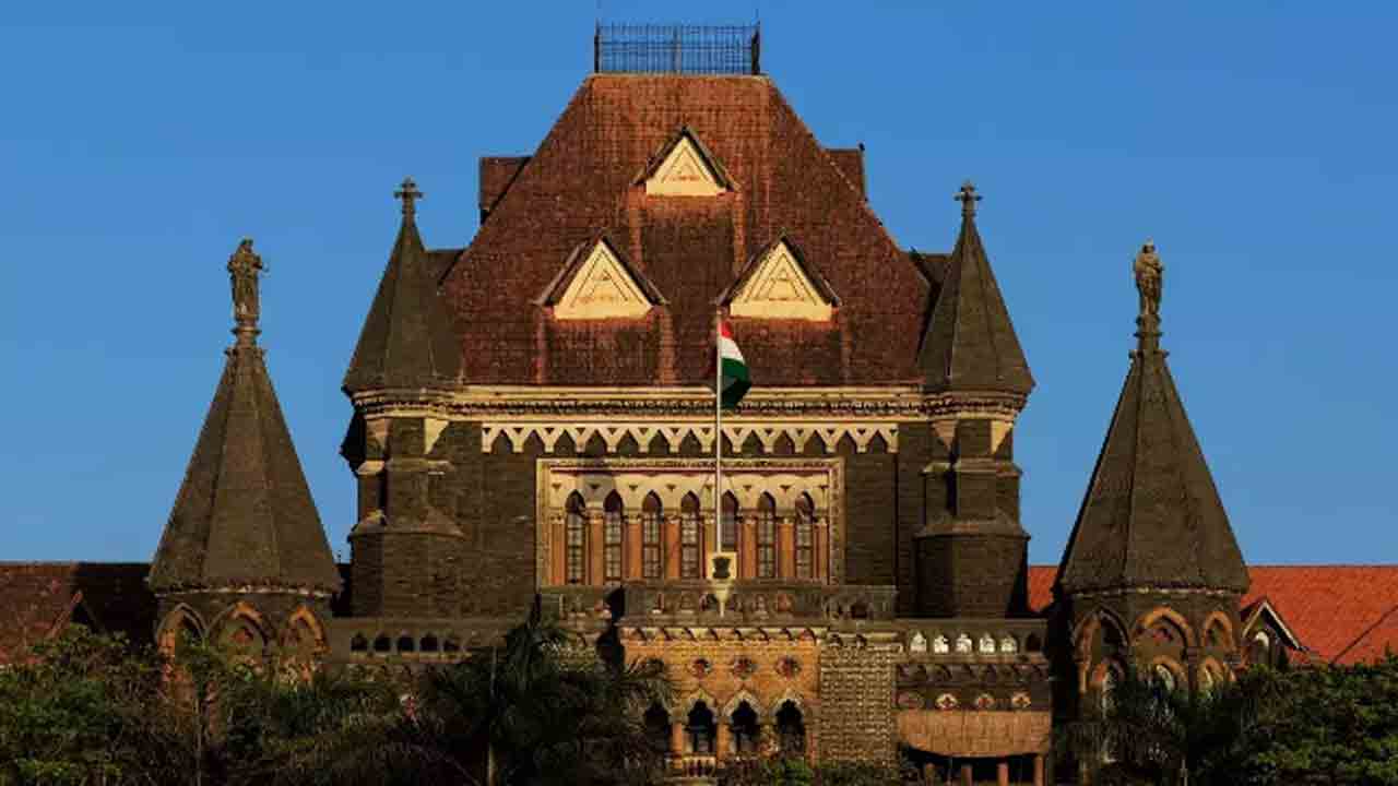 చదువుకున్న మహిళను ఉద్యోగం చేయాలని బలవంతం చేయలేం: బాంబే హైకోర్టు