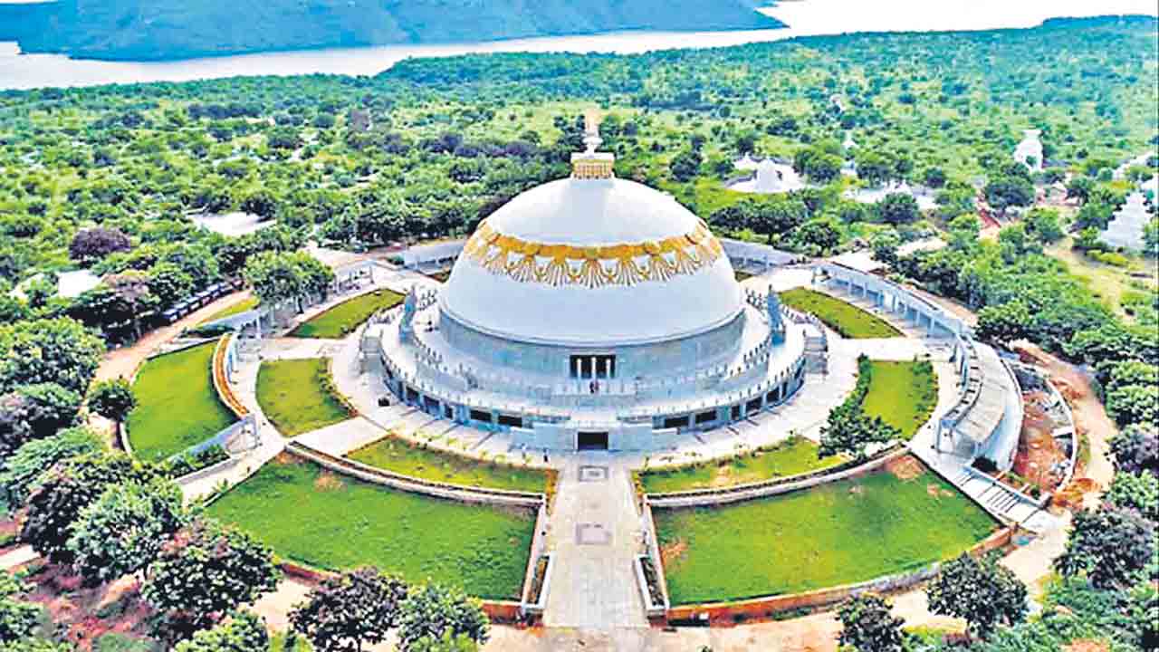 లోకం మెచ్చేలా… పర్యాటకులు వచ్చేలా